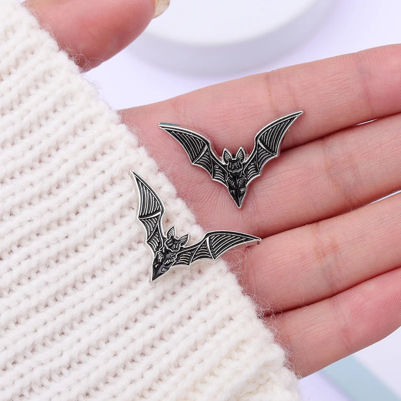 2pcs Bat Enamel Pins Gothic Punk Witch Halloween Brooch Collar Badge Black Spooky Jewelry Gift for Friends