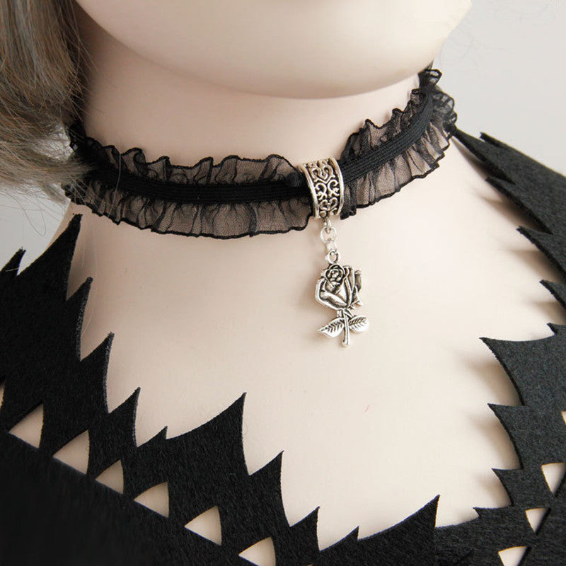 Gothic Vampire Choker Necklace with Claw Design