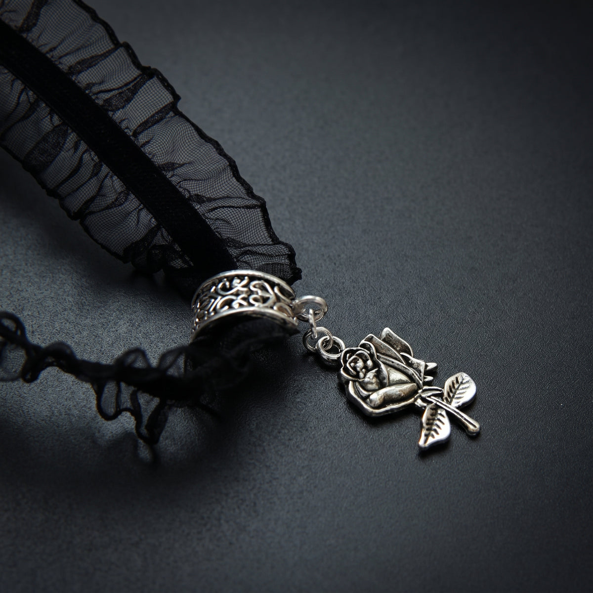 Gothic Vampire Choker Necklace with Claw Design